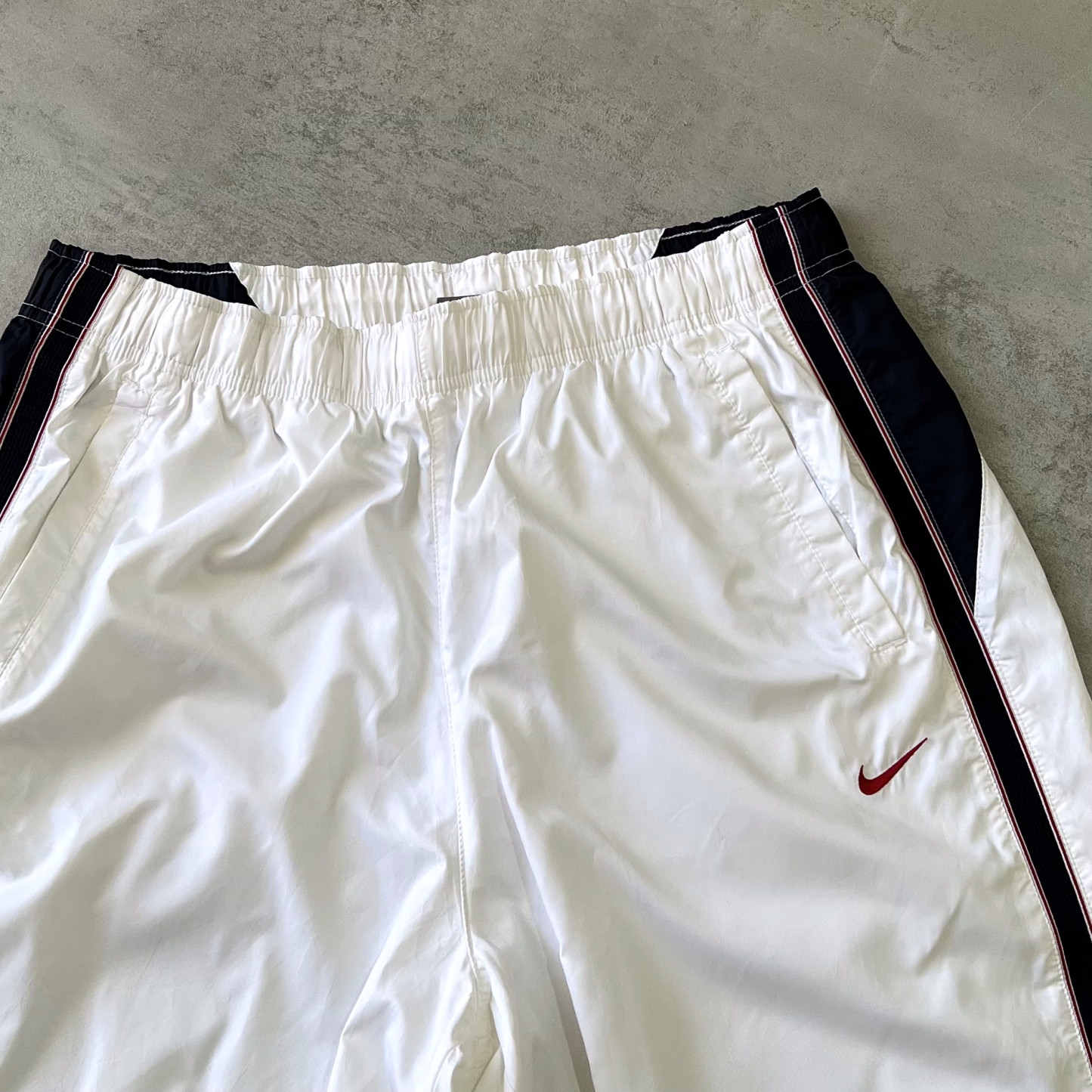 Nike RARE 2000s trackpants  