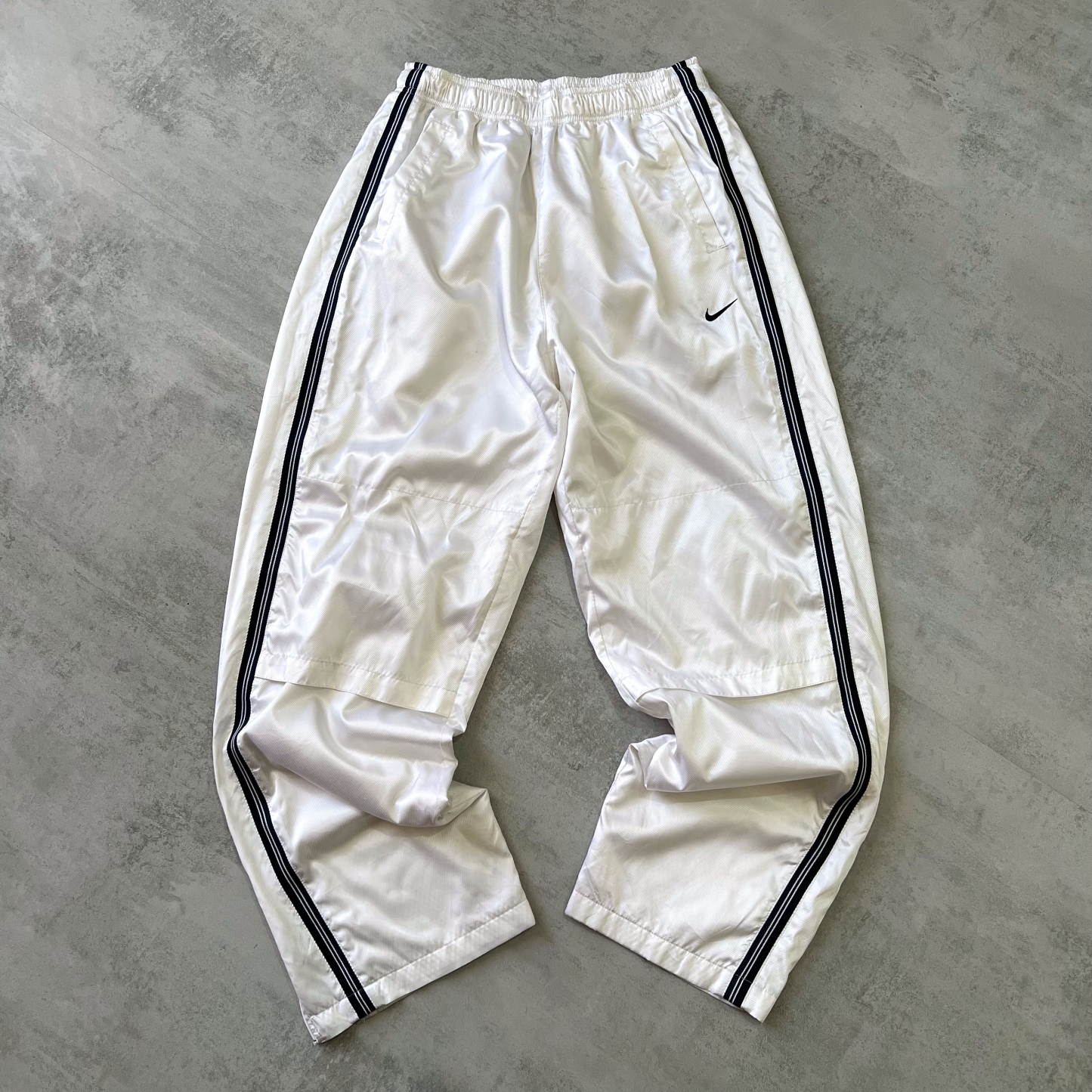 Nike RARE 2000s trackpants (L)