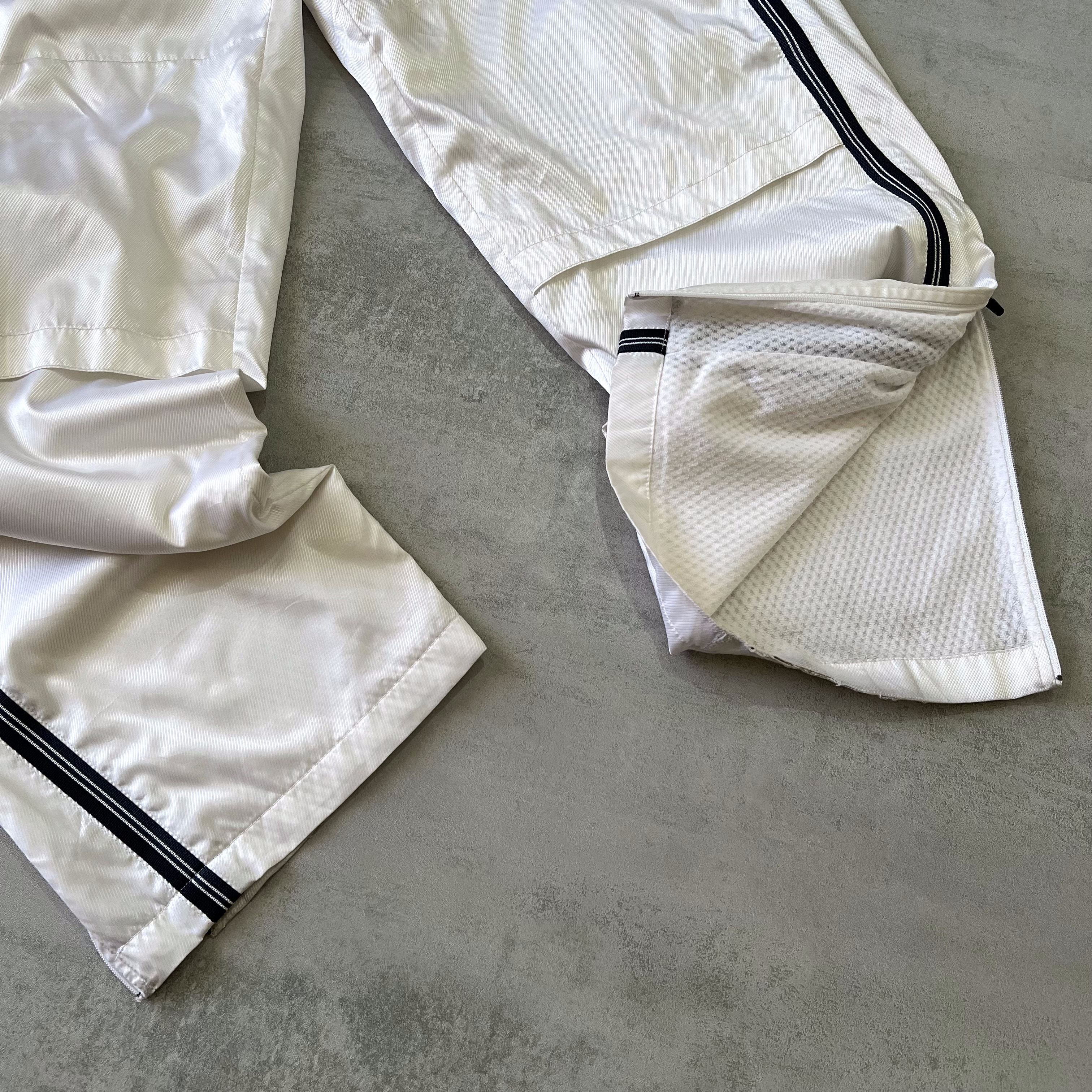 Nike RARE 2000s trackpants  