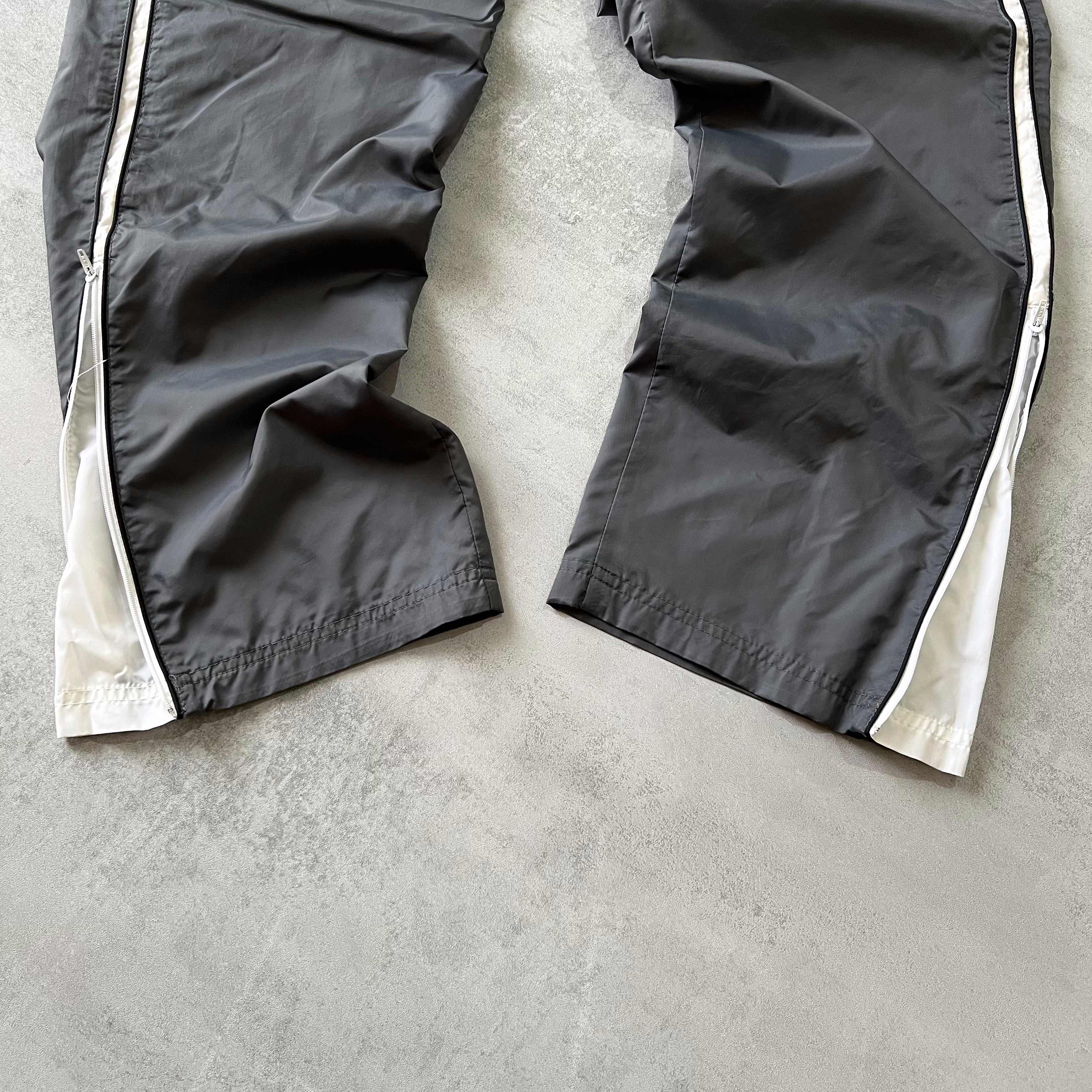 Nike RARE 2000s trackpants  