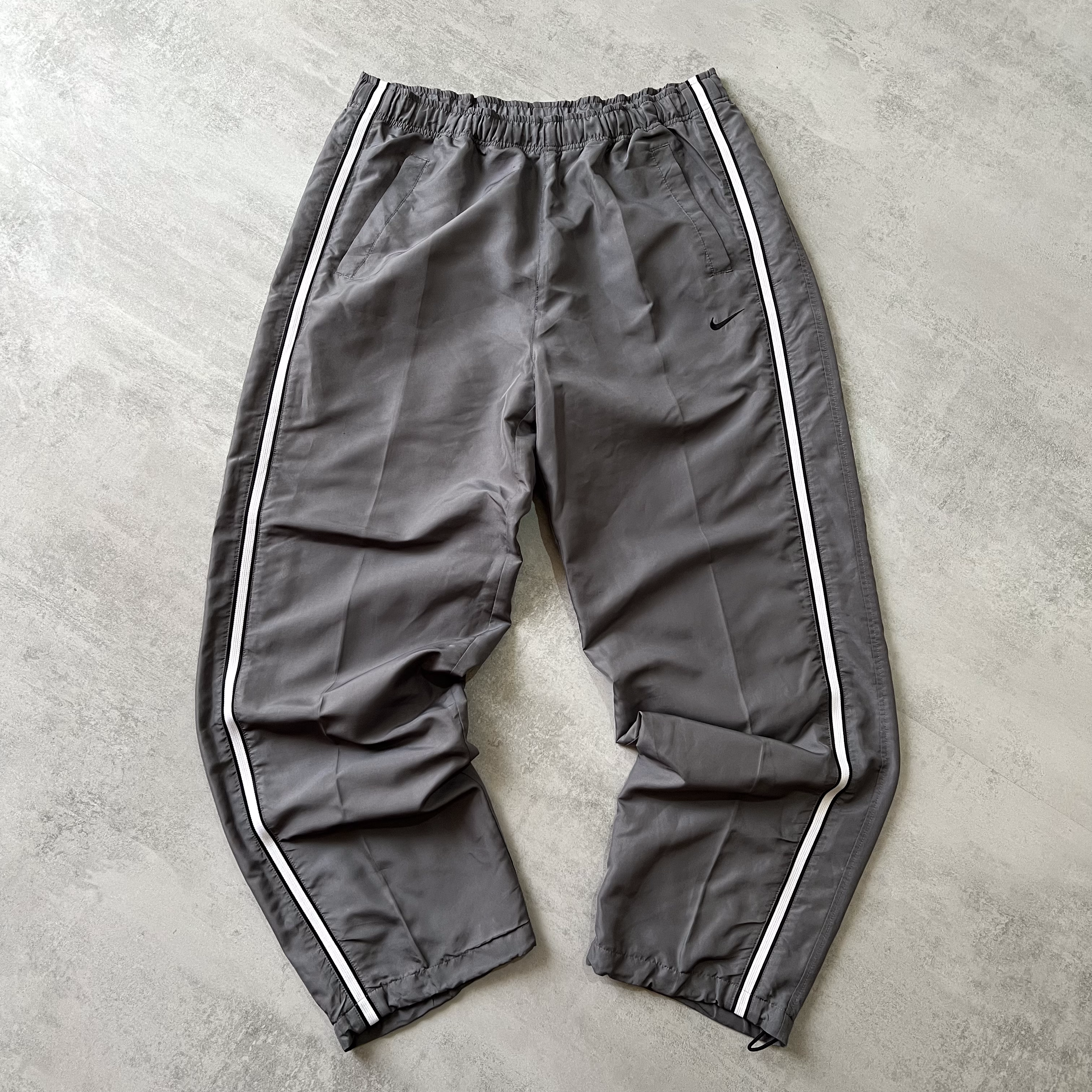 Nike 2000s trackpants  