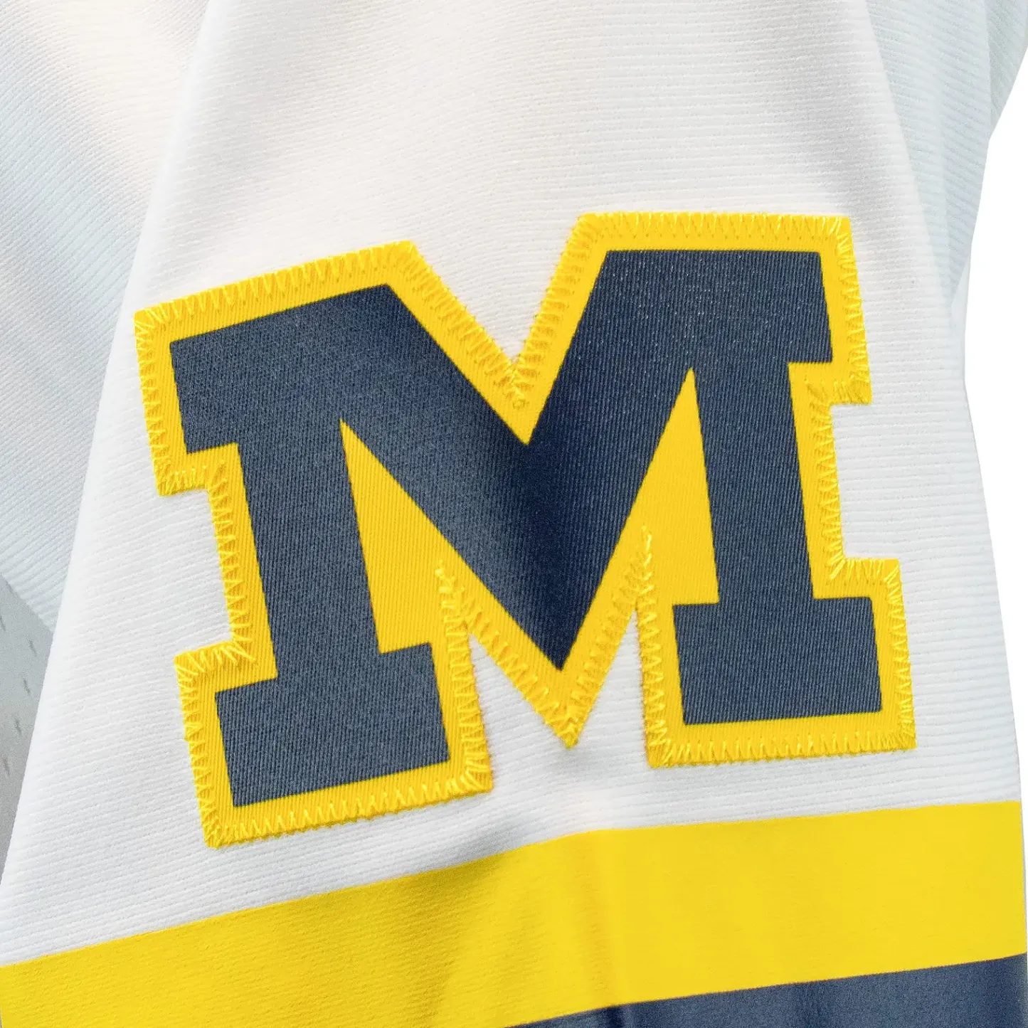 Mitchell & Ness – NCAA White Jersey – Michigan Wolverines – Tom Brady – 1999
