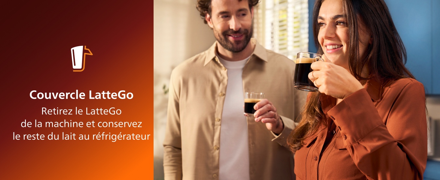 Le texte indique &laquo; Couvercle LatteGo &raquo;. S&eacute;rie d'images p&eacute;dagogiques montrant la configuration de la machine &agrave; caf&eacute; dans une cuisine &agrave; &eacute;clairage chaud.