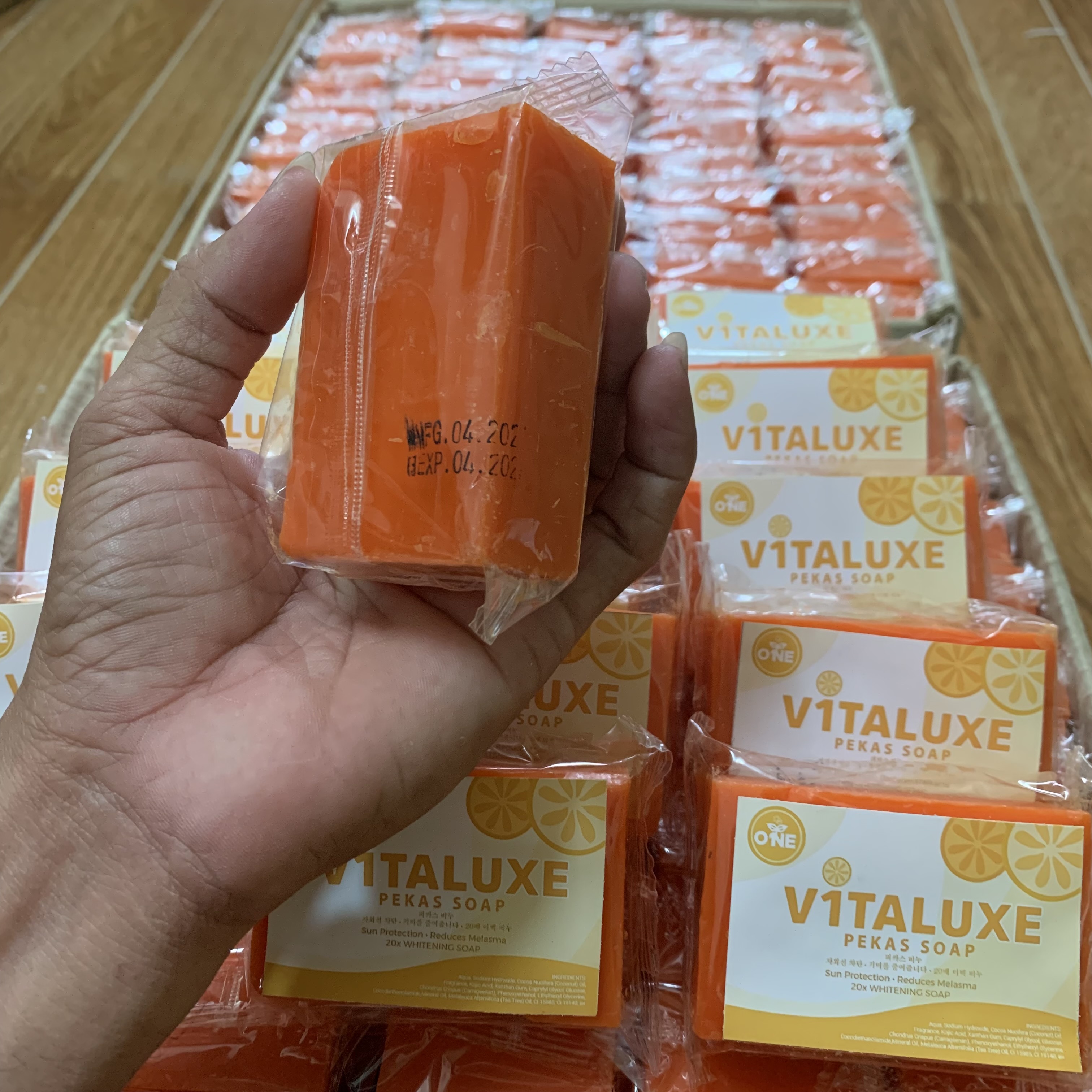 V1taluxe Pekas Soap