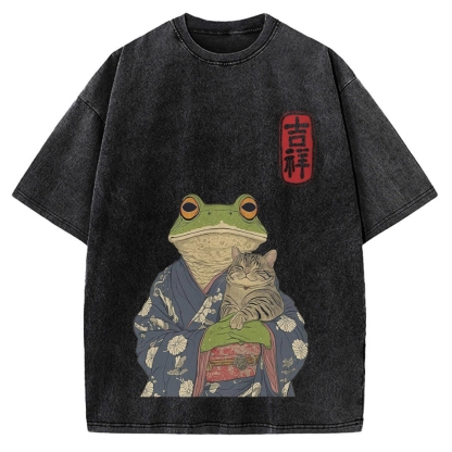Frog Hugging Cat Ukiyo-e Style Japanese Traditional Art Vintage Washed T-shirt