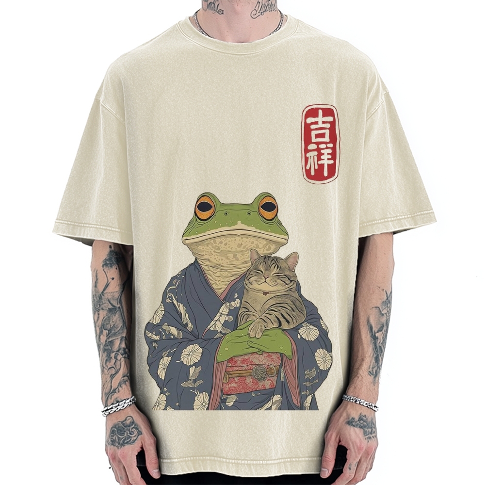 Frog Hugging Cat Ukiyo-e Style Japanese Traditional Art Vintage Washed T-shirt