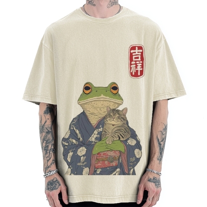 Frog Hugging Cat Ukiyo-e Style Japanese Traditional Art Vintage Washed T-shirt