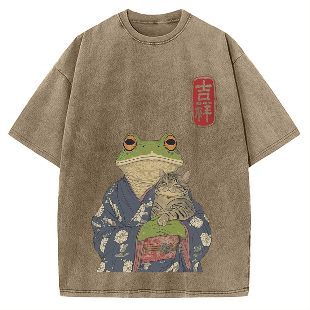 Frog Hugging Cat Ukiyo-e Style Japanese Traditional Art Vintage Washed T-shirt