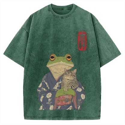 Frog Hugging Cat Ukiyo-e Style Japanese Traditional Art Vintage Washed T-shirt