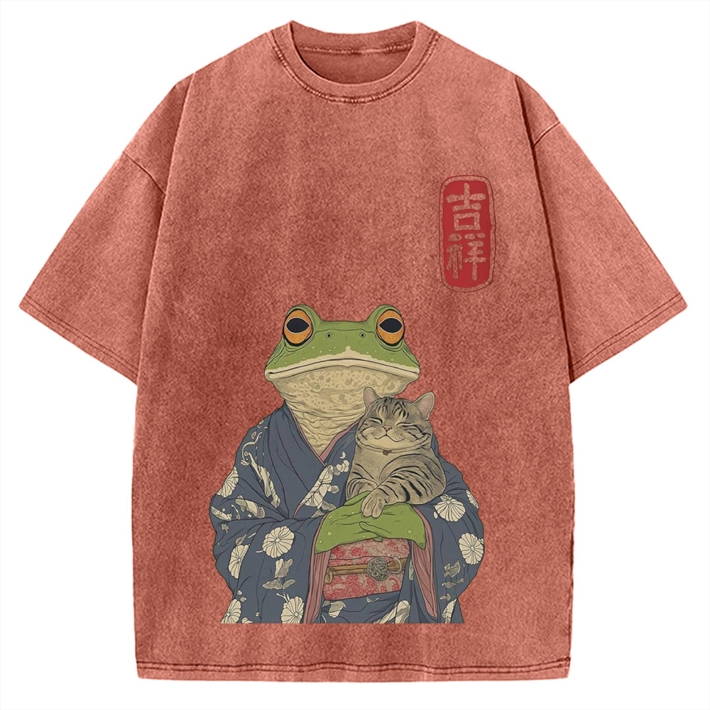 Frog Hugging Cat Ukiyo-e Style Japanese Traditional Art Vintage Washed T-shirt