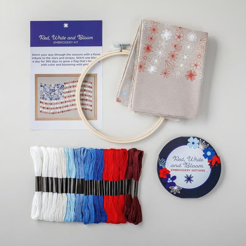 🔥Last Day 49% OFF - 🎨🧵Red, White & Bloom Embroidery Kit✨