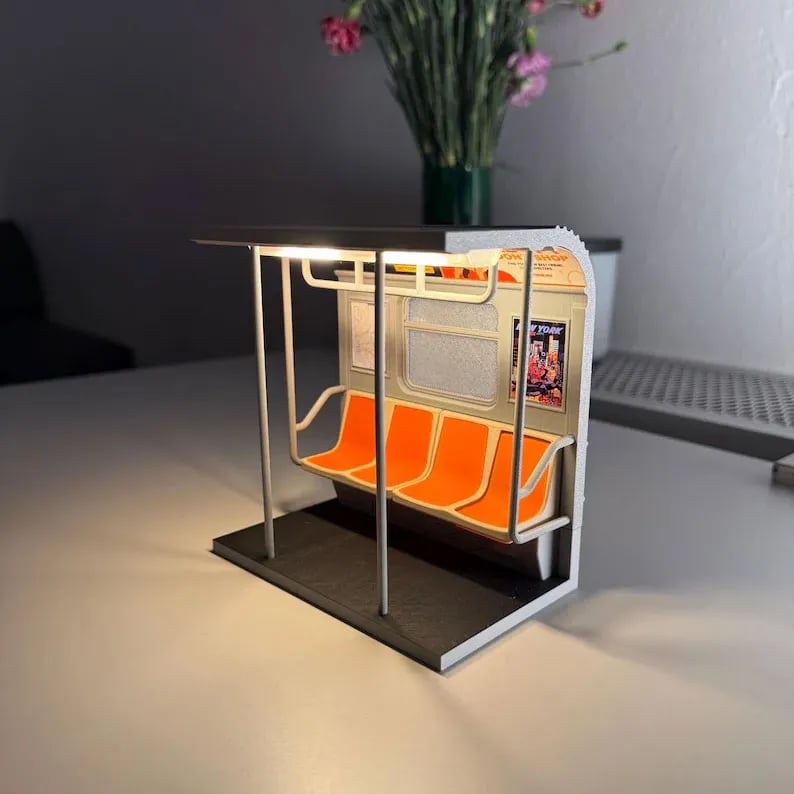 🚇NYC Subway Train Lamp – Includes 3 Interchangeable Posters🔥(Clean, no pee smell🤣)