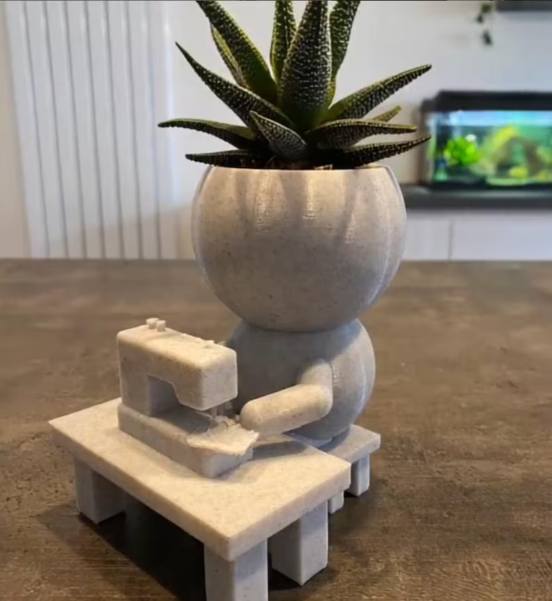 🪴 Sewing Machine Planter