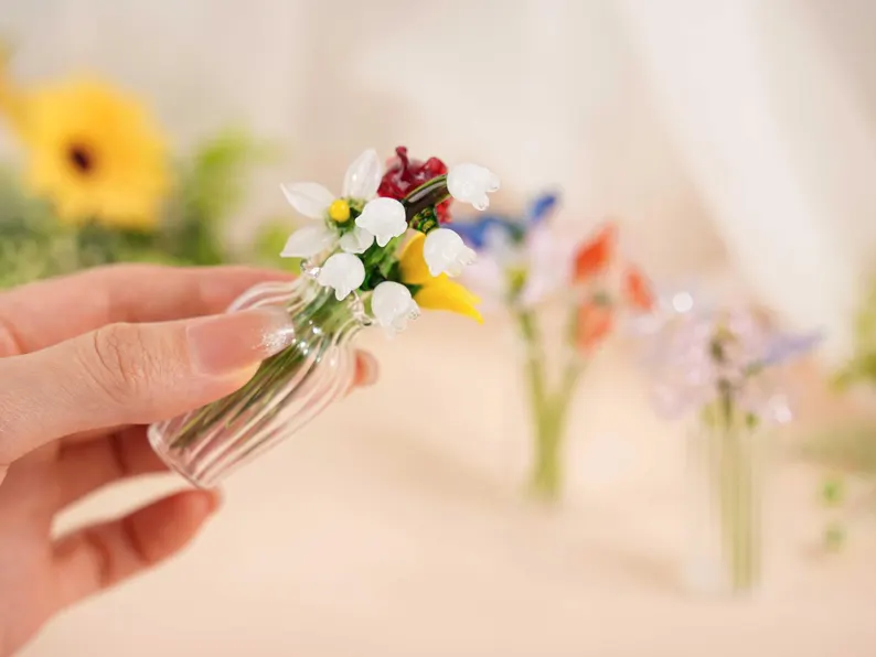 Personalized Glass Birth Flower Bouquet, Mini Floral Gift for Mom, Grandma, Mother’s Day gift