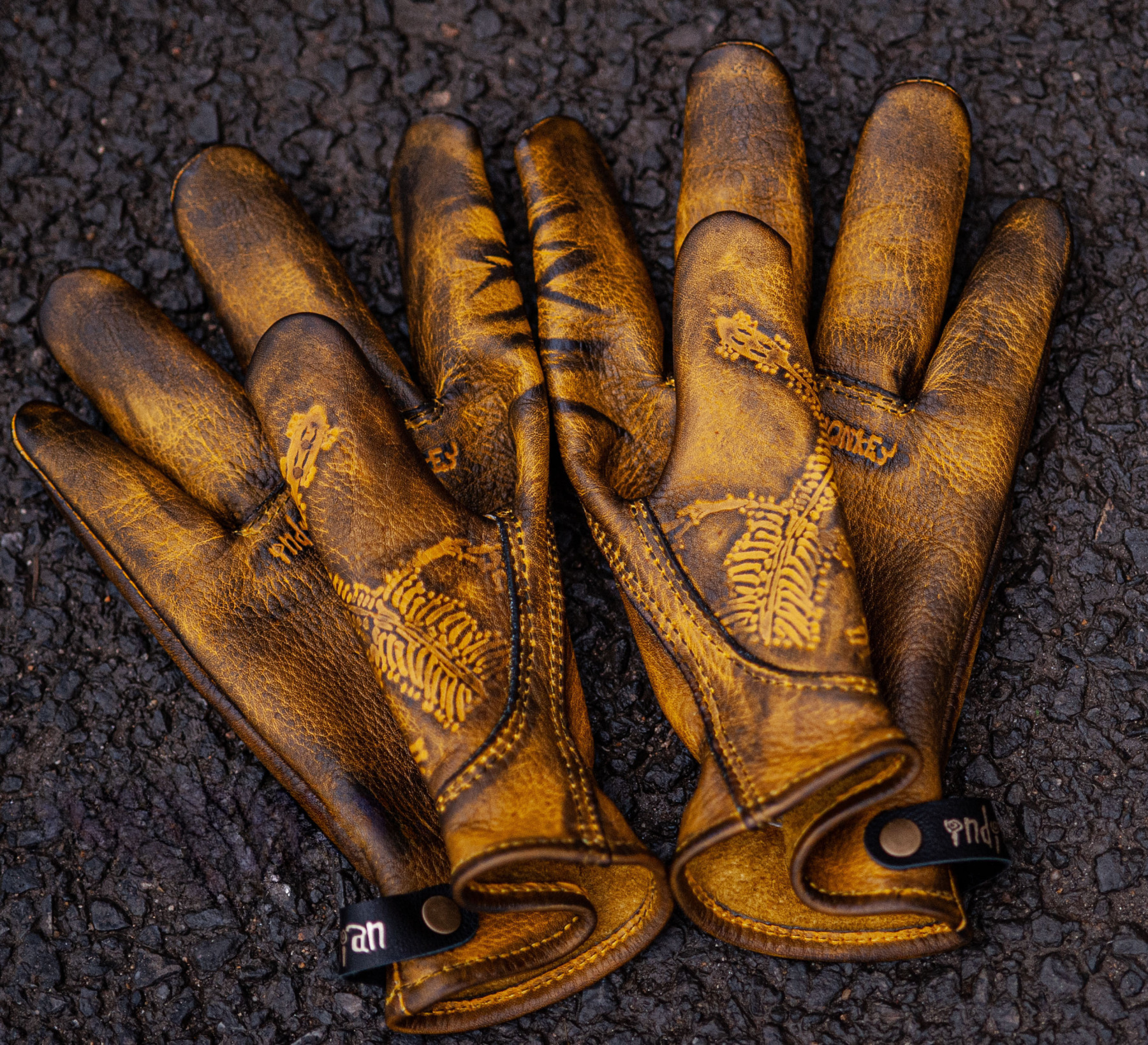 Vintage Distressed Leather Skeleton Hand Print Motorcycle Riding Gloves