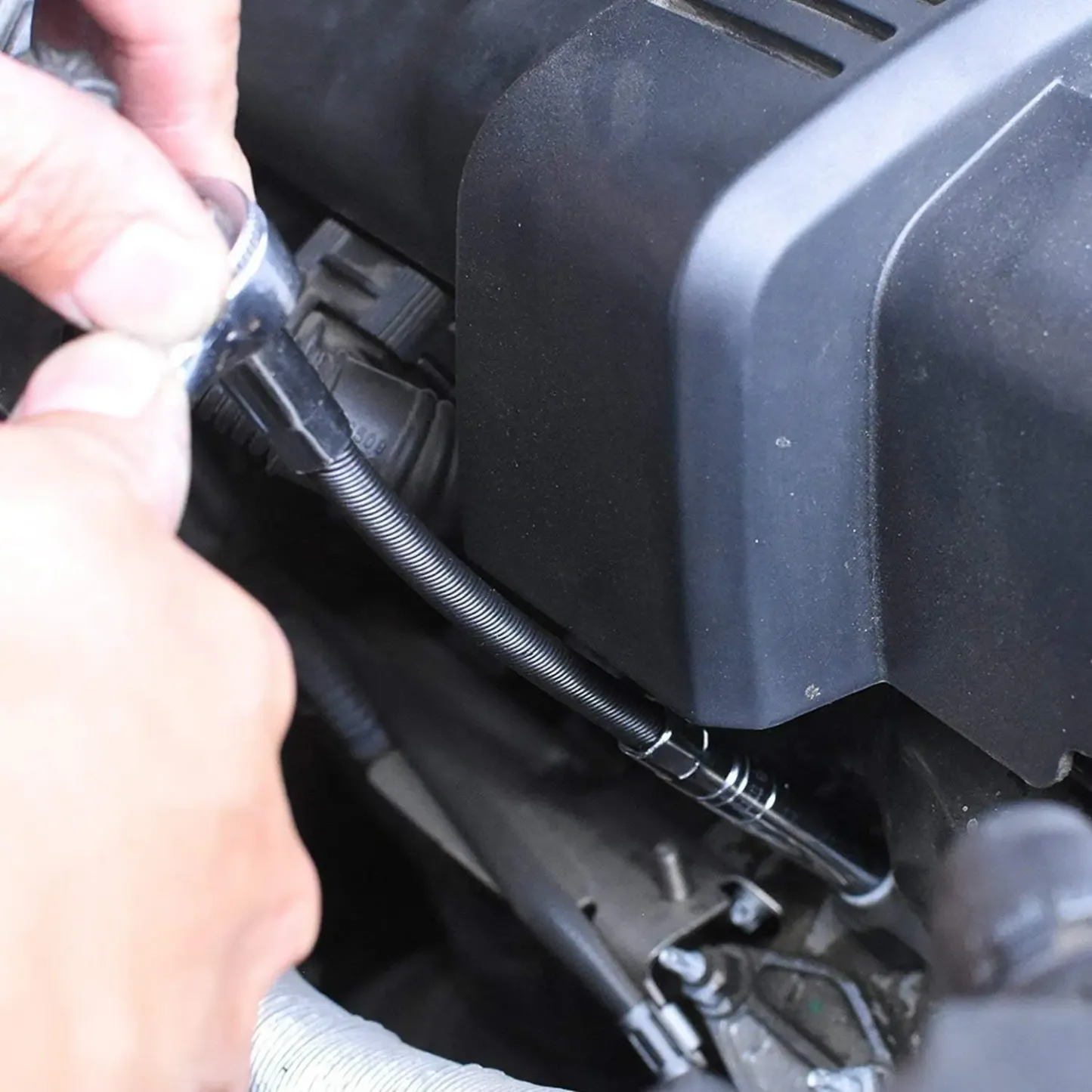 Universal Socket & 360° Flexible Extension Shaft Kit – The Ultimate Reach-Anywhere Repair Set | Self-Adjusting (7-19mm) | Essential for Auto, Home & Tight Gaps