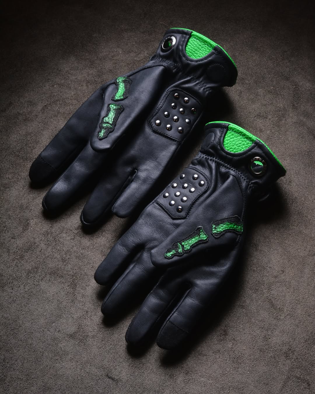 Dark Gothic Style Green Bone Graphic Leather Biker Gloves