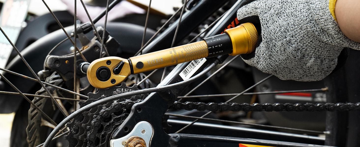 1/4 3/8 1/2-inch Drive Click Torque Wrench, 8Pcs Torque Wrench Set 10-220in.lb, 10-45ft.lb, 10-160ft.lb with Adapters, ±3% Accuracy, 72-Tooth Dual Scale Torque Wrenches for Bike, Moto, Car Repair wrenches torque wrench