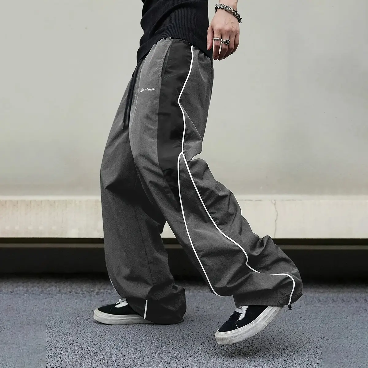 Men's high street style contrasting color splicing side striped tied wide-leg pants, American retro Los Angeles printed design loose drape sweatpants, multi-color optional thin casual pants are suitable for spring and summer wear