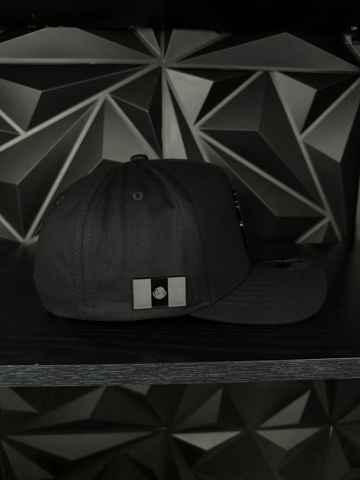 Mexico Skull Snapback Cap - Black/Red