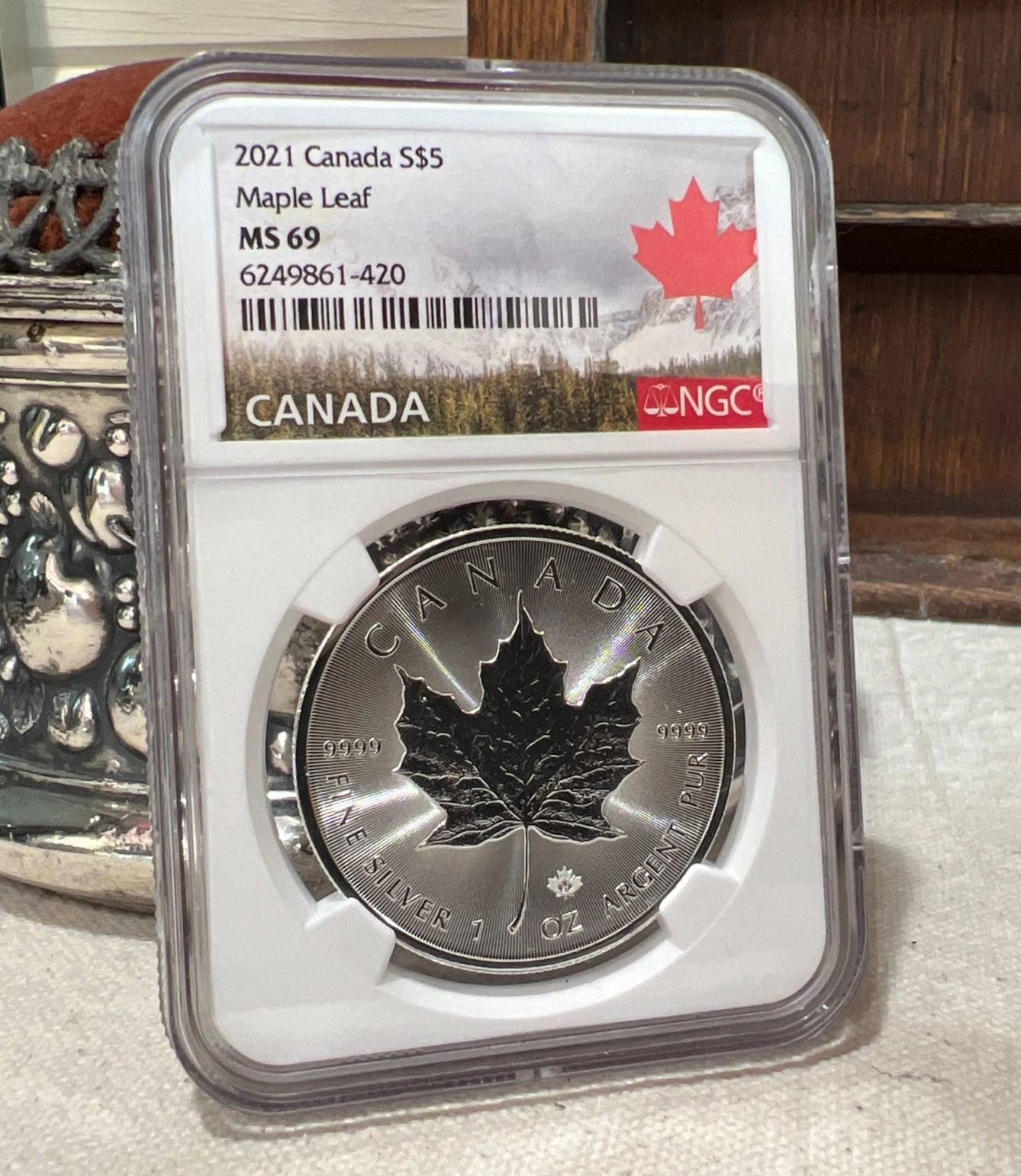 👑👑Queen's Anniversary🍁2021-2024-Royal Canadian Mint Queen's Maple Leaf Silver Dollar