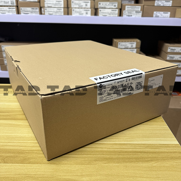 Allen-Bradley 2711P-T12W22D8S