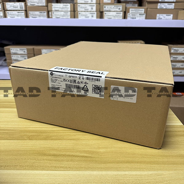 Allen-Bradley 2711P-T12W22D8S