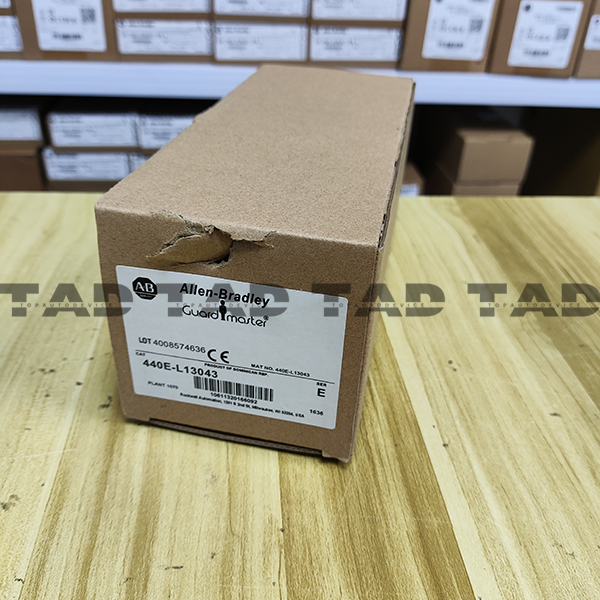 Allen-Bradley 440E-L13043 Guardmaster Lifeline 4 Cable Pull Switch