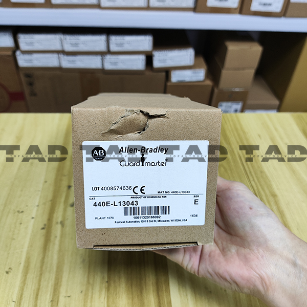 Allen-Bradley 440E-L13043 Guardmaster Lifeline 4 Cable Pull Switch