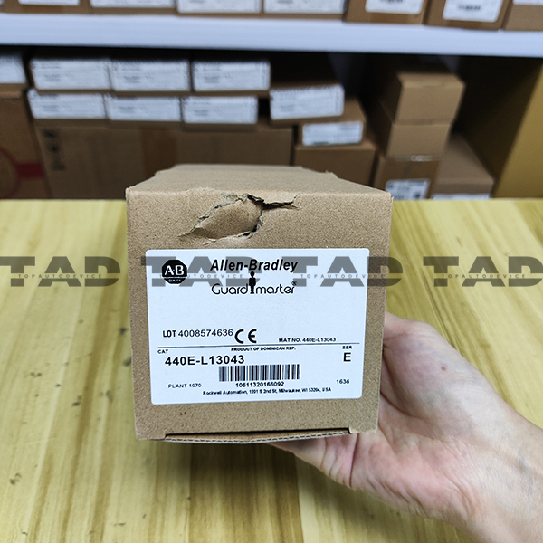 Allen-Bradley 440E-L13043 Guardmaster Lifeline 4 Cable Pull Switch