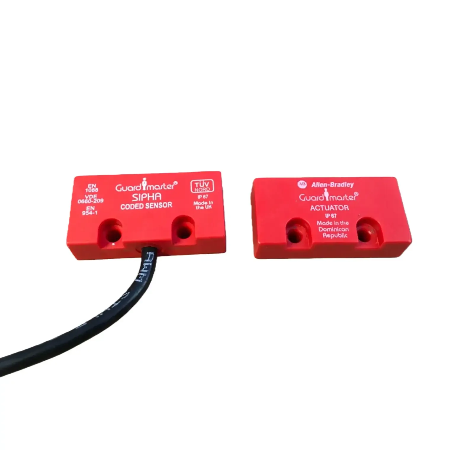 Allen-Bradley 440N-S32036 Guardmaster 440N Non Contact Switch