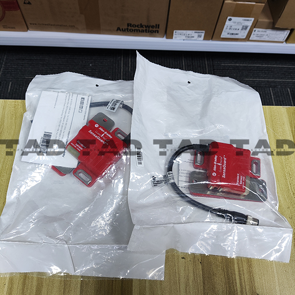 Allen-Bradley 440N-Z21SS3PH Guardmaster 440N Non Contact Switch