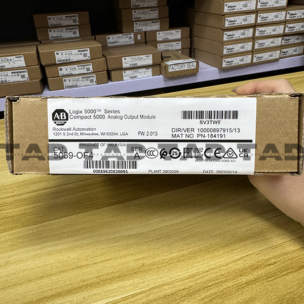 Allen-Bradley 5069-OF4 Compact 5000 Analog Output Module