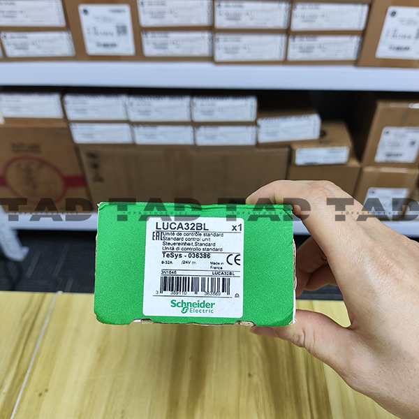 Schneider LUCA32BL