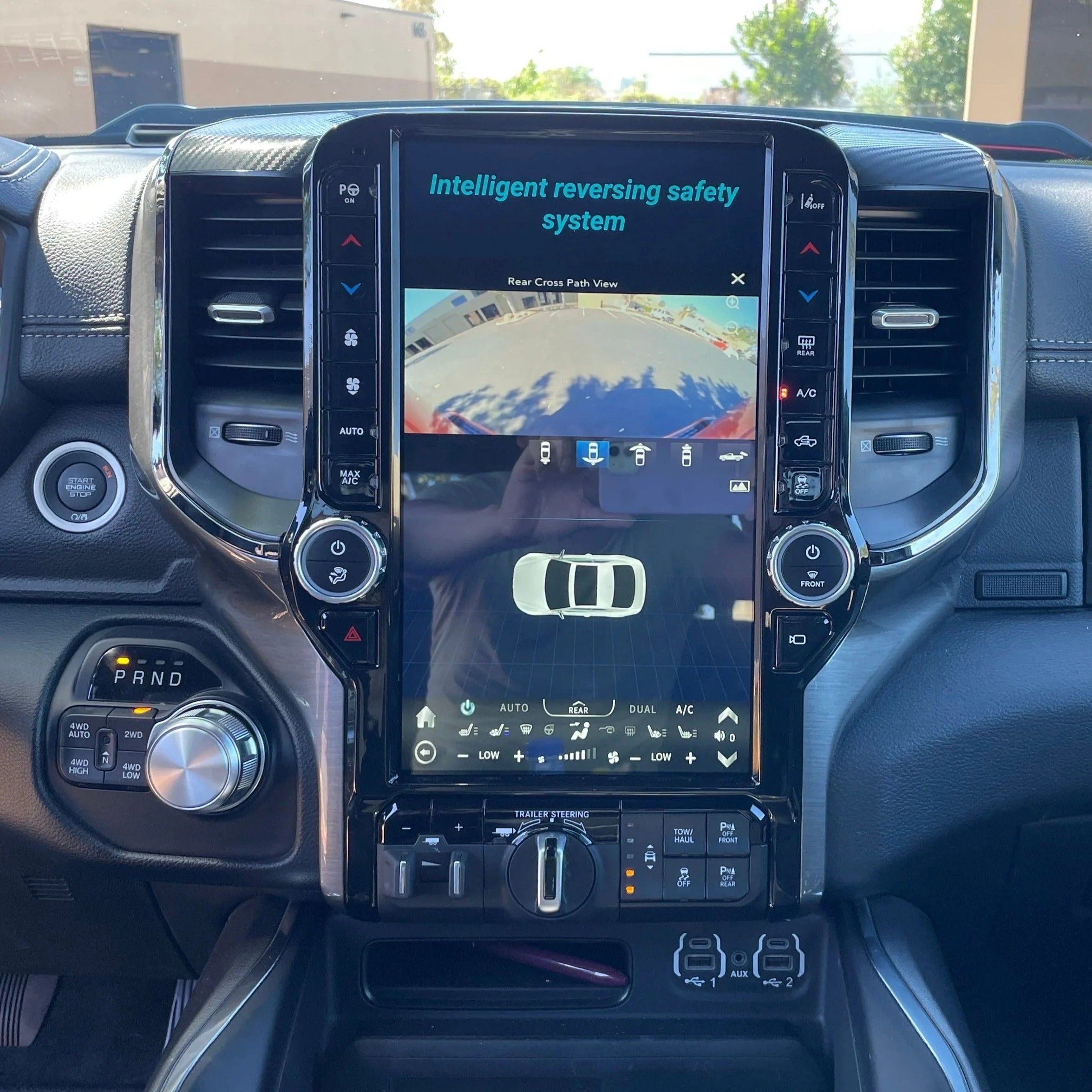 13.6“inch Tesla Style Vertical Screen Android 13 Car Radio GPS Navigation For Dodge RAM 2019-2023 Car Multimedia Stereo Player