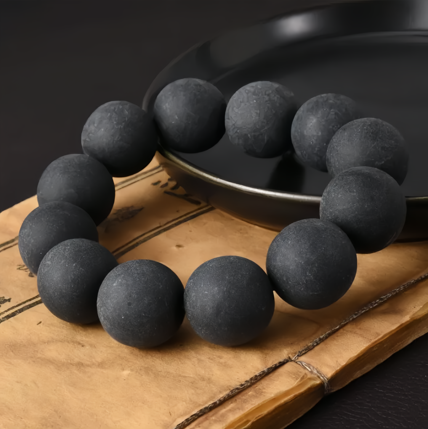 Natural Amber Medicinal Beads Agarwood Scented Buddhist Mala Bracelet- EclatDoré