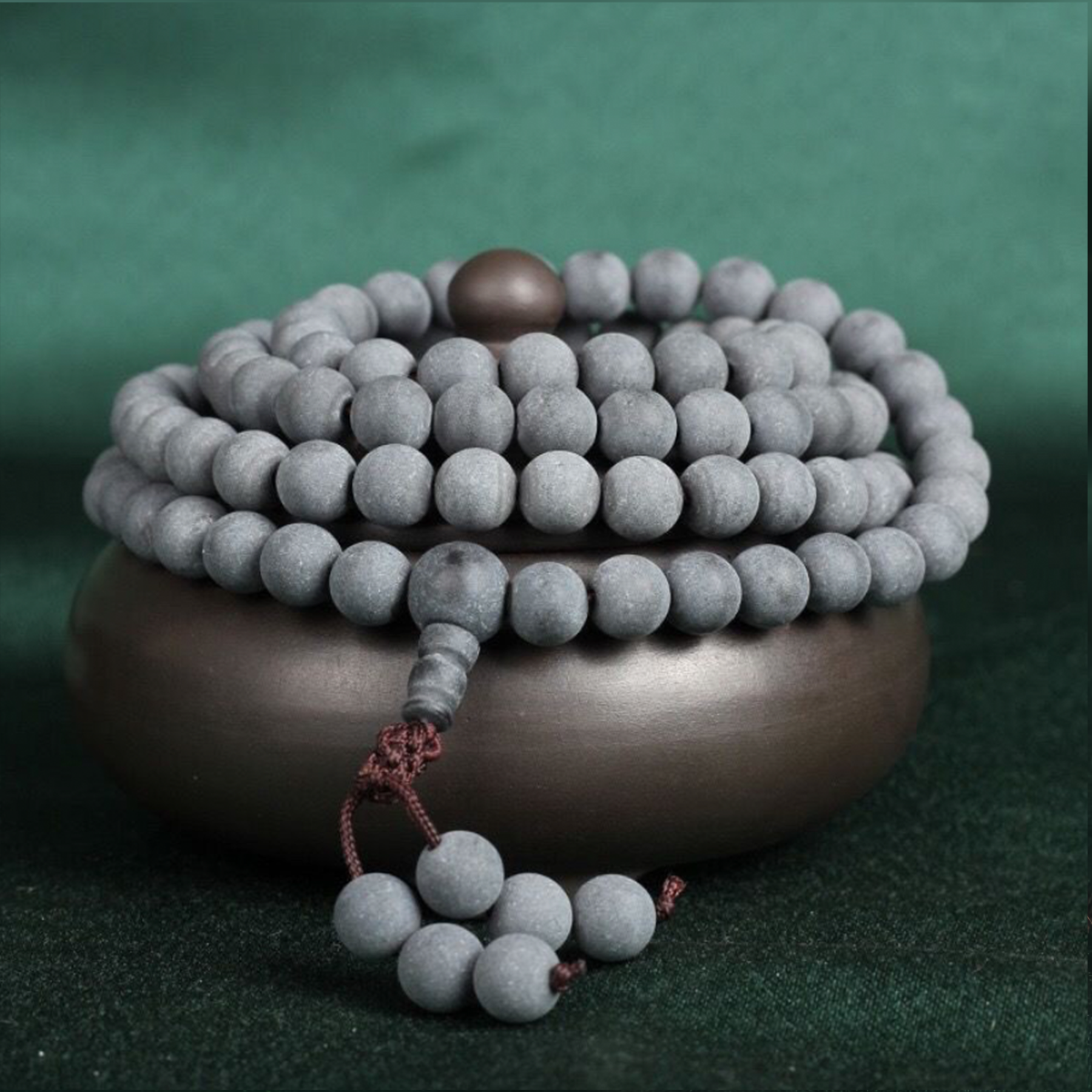 Sacred Buddhist Healing Power: 108 Beads Bodhi Seed Mala Bracelet with Natural Amber for Enhanced Spirituality and Wellness- EclatDoré