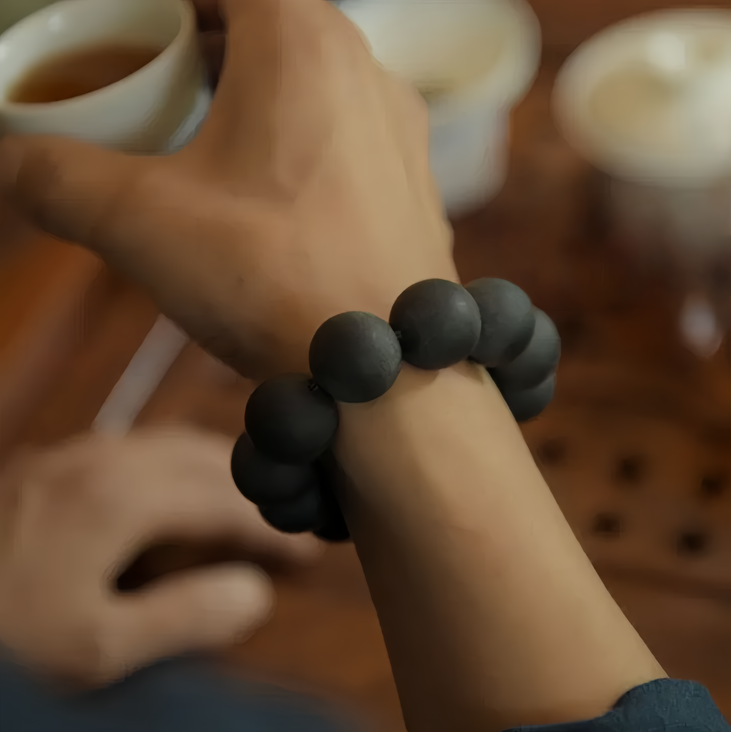 Natural Amber Medicinal Beads Agarwood Scented Buddhist Mala Bracelet- EclatDoré