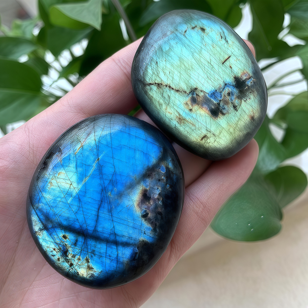 Natural Blue Moonlight Labradorite Palm Stone| Meditation Energy Hand Piece