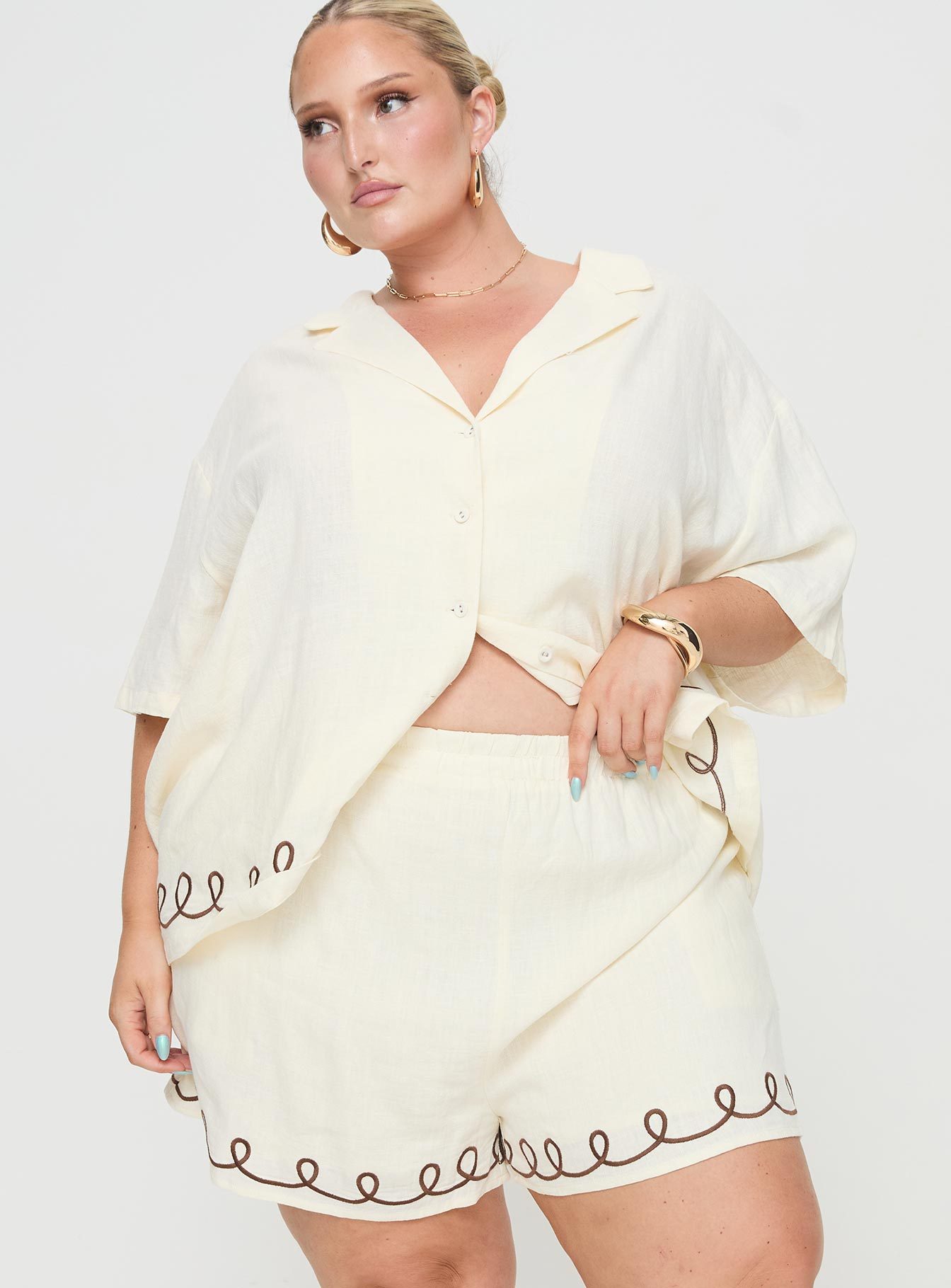 Jamari Linen Blend Shorts Cream / Brown Curve