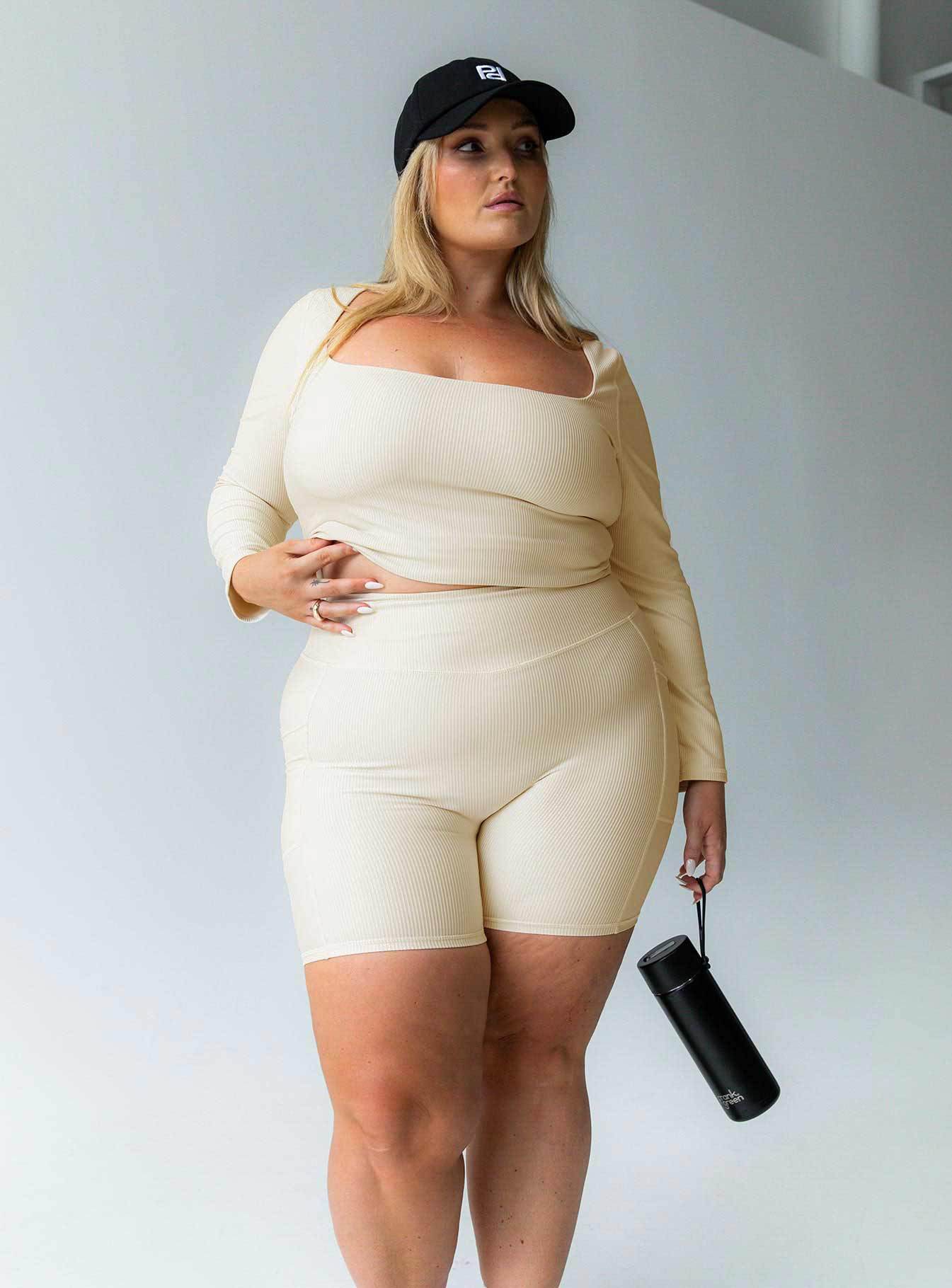 Thriving Activewear Top Latte Curve