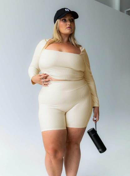 Thriving Activewear Top Latte Curve