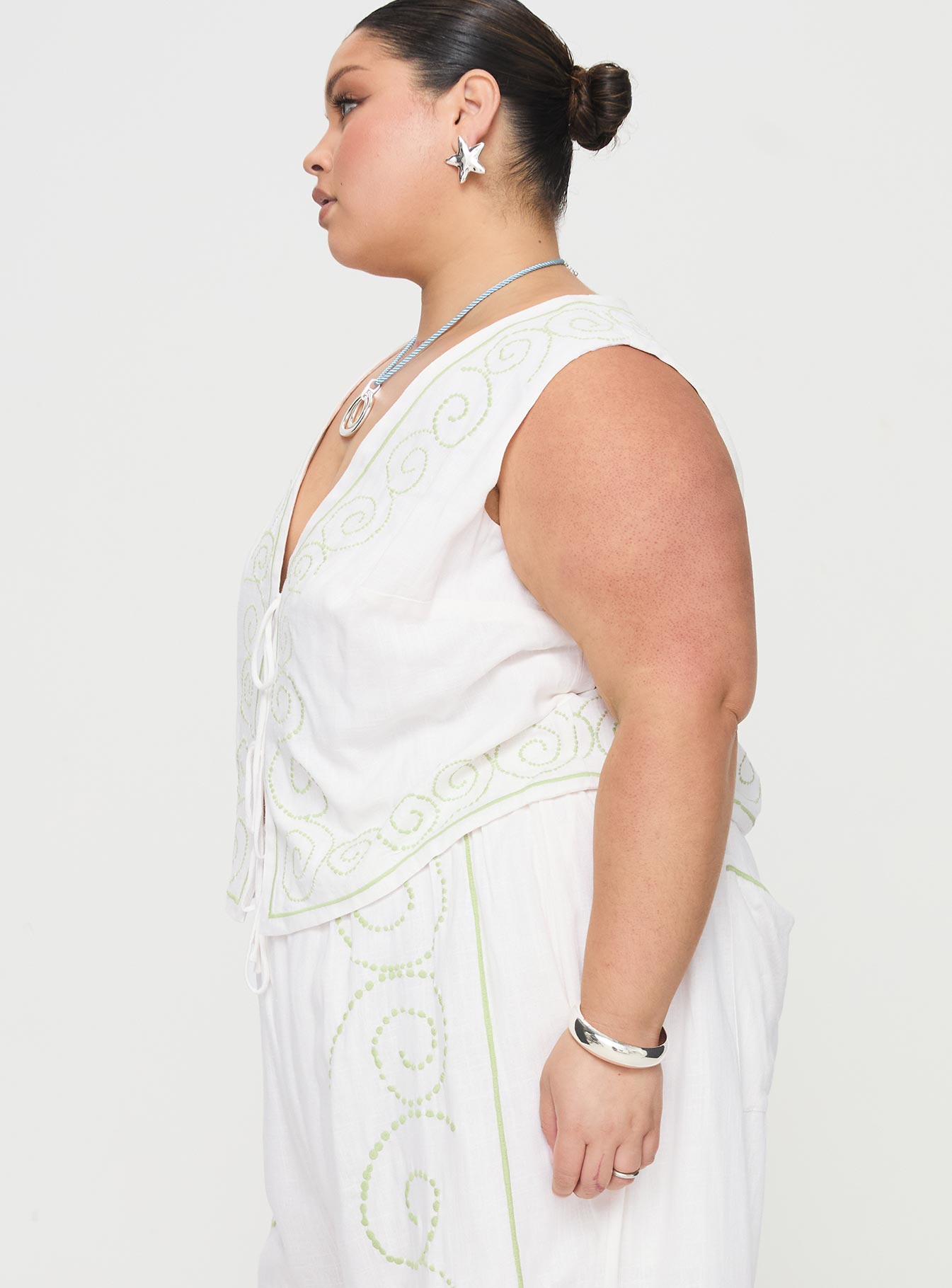 Kindred Tie Top White / Green Curve