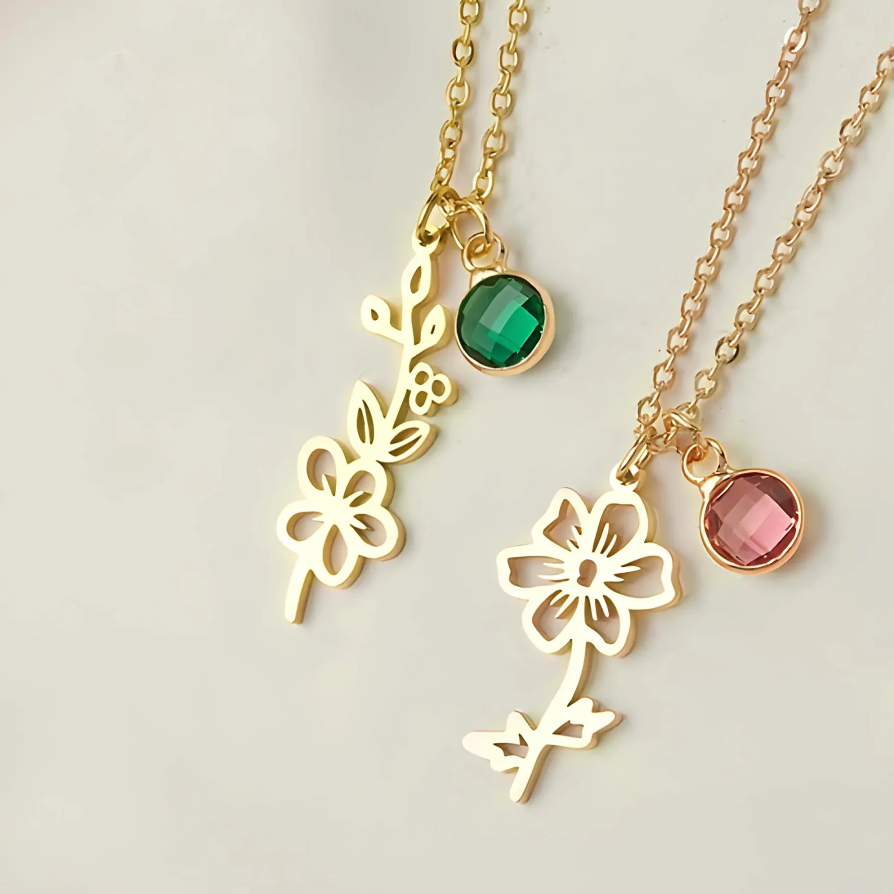 Personalized Birth Flower Necklace with Round Birthstone