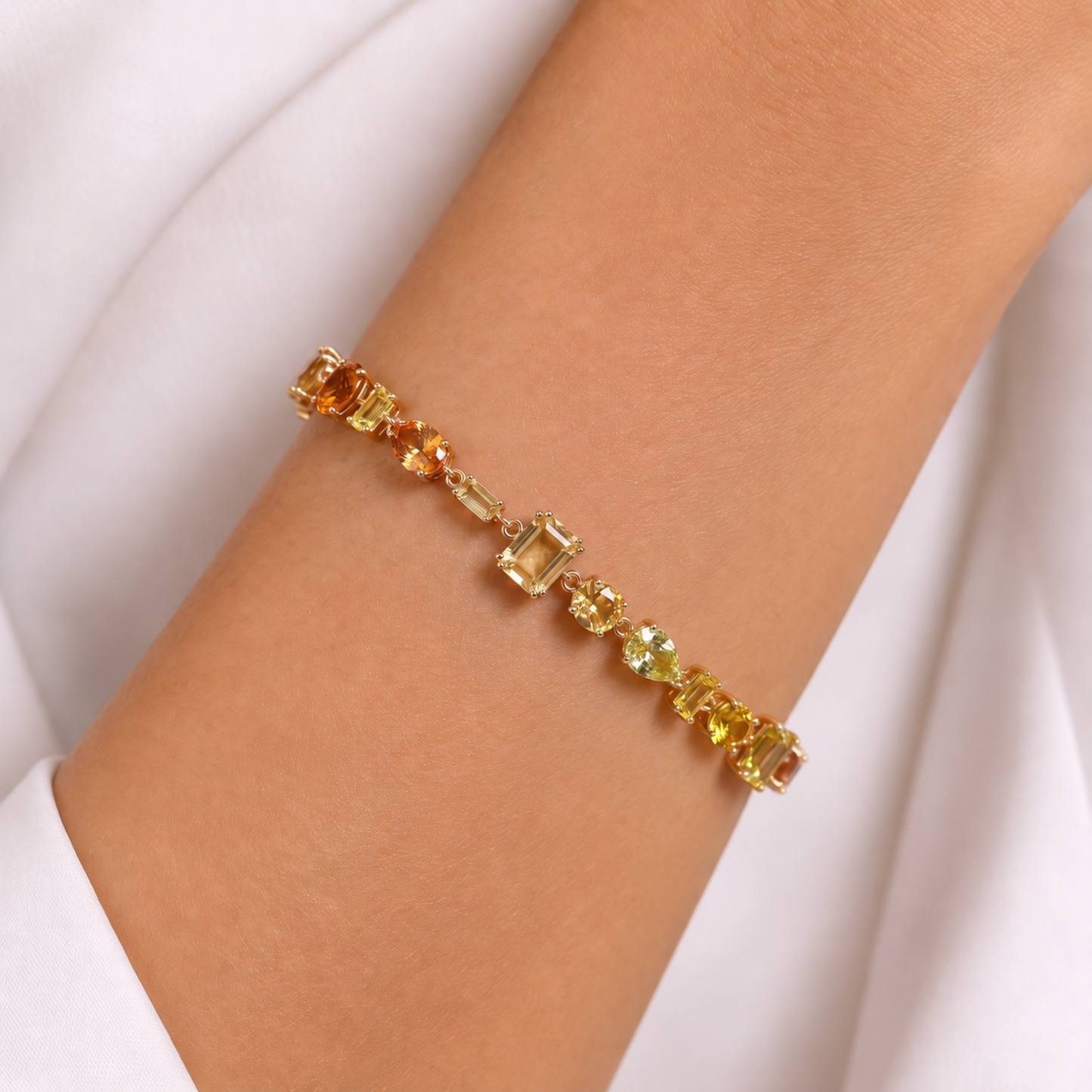 Multi-shape charm bracelet