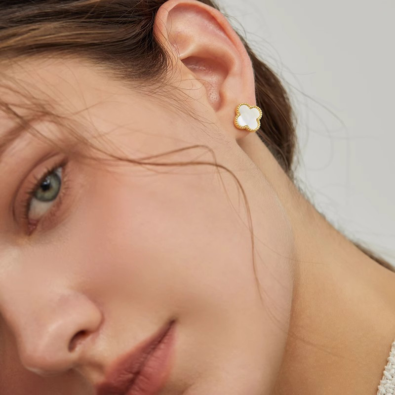 Simple and Versatile Sakura Stud Earrings