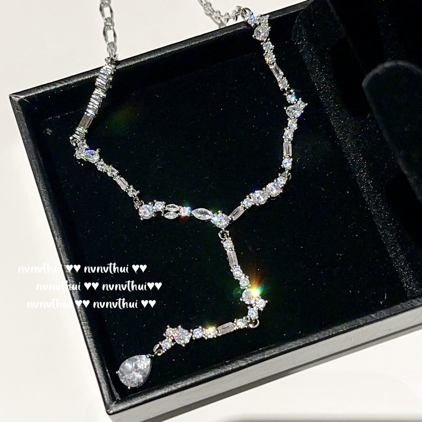 Gentle Teardrop-Necklace / Earrings / Set