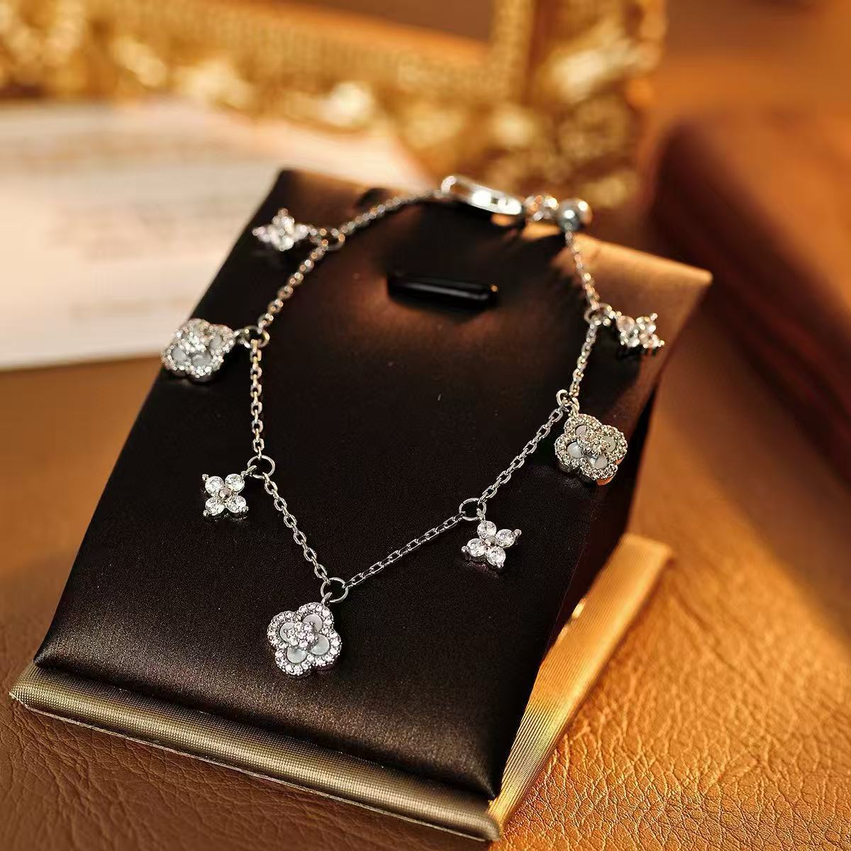 Sakura Pendant Bracelet