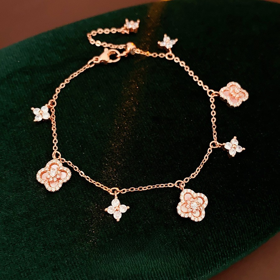 Sakura Pendant Bracelet