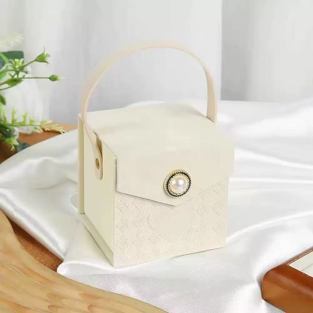 Unlock Complimentary Valentine’s Day Gift Wrapping!